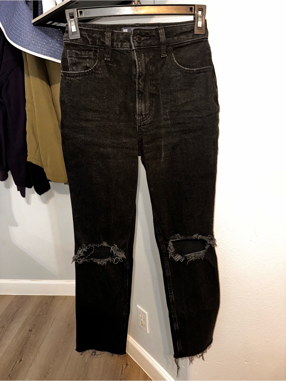 Hollister High-Rise Black Distressed Women's Jeans